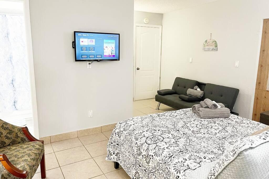 Amazing & Cozy Duplex Near Zoo Miami ! Villa Exterior photo