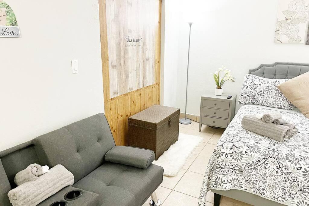 Amazing & Cozy Duplex Near Zoo Miami ! Villa Exterior photo