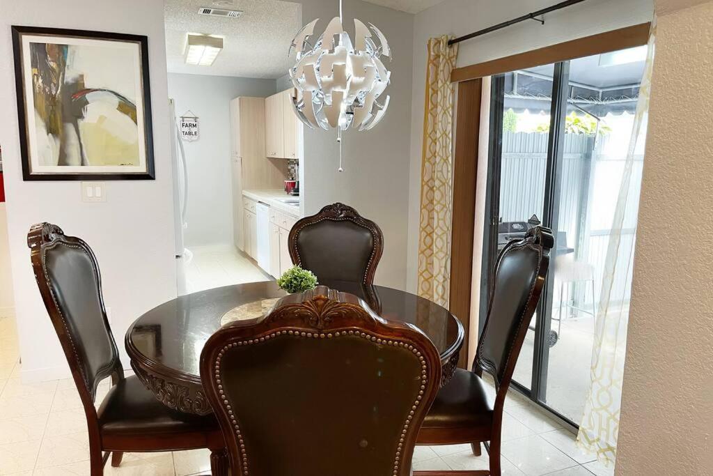 Amazing & Cozy Duplex Near Zoo Miami ! Villa Exterior photo
